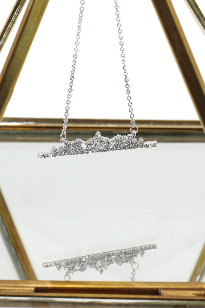 exquisite sparkling crystal silver necklace