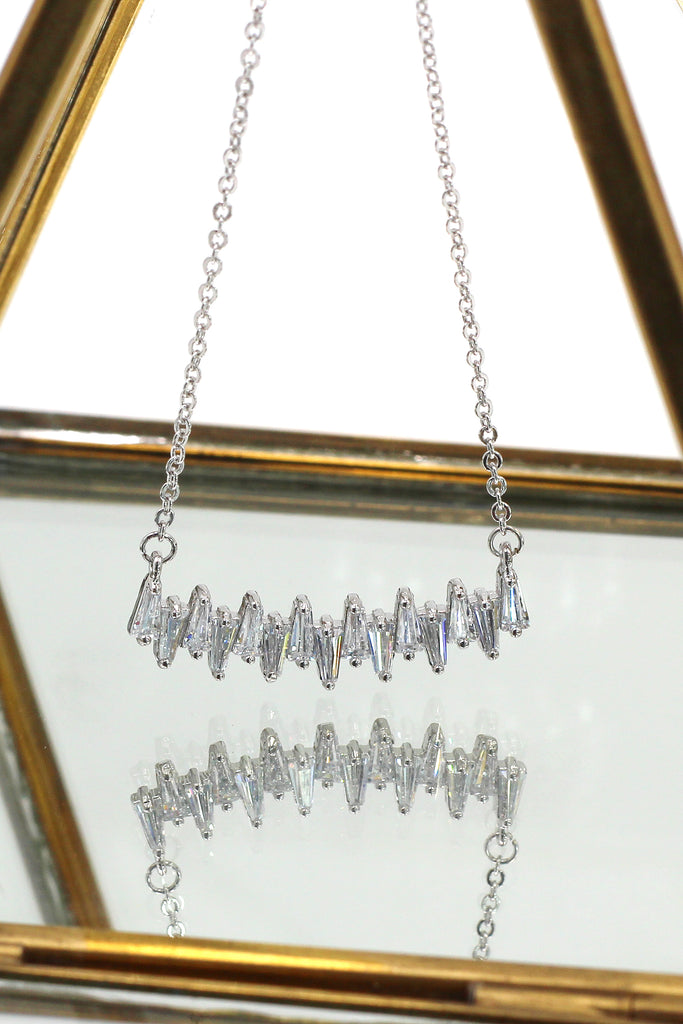 curve crystal silver necklace