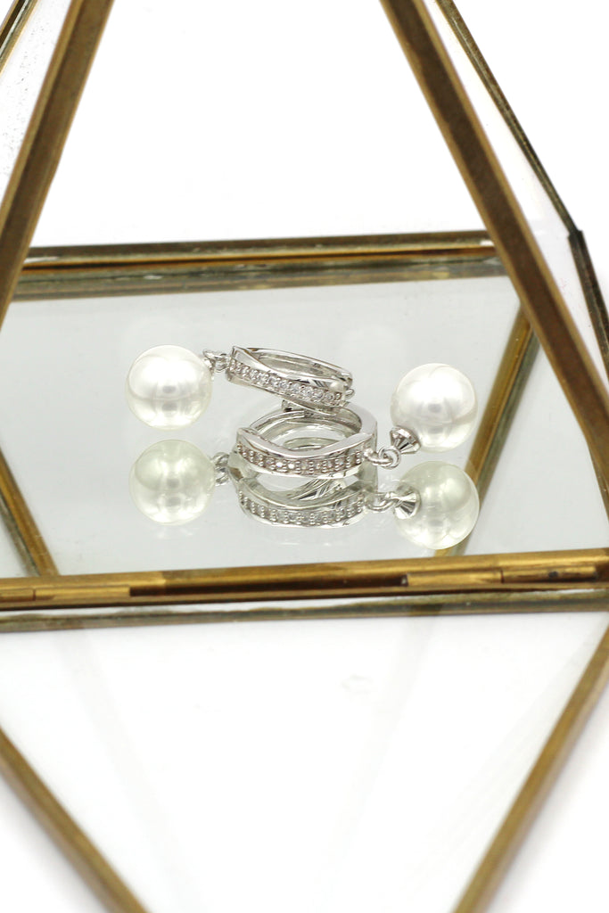 fashion small pearl pendant earrings