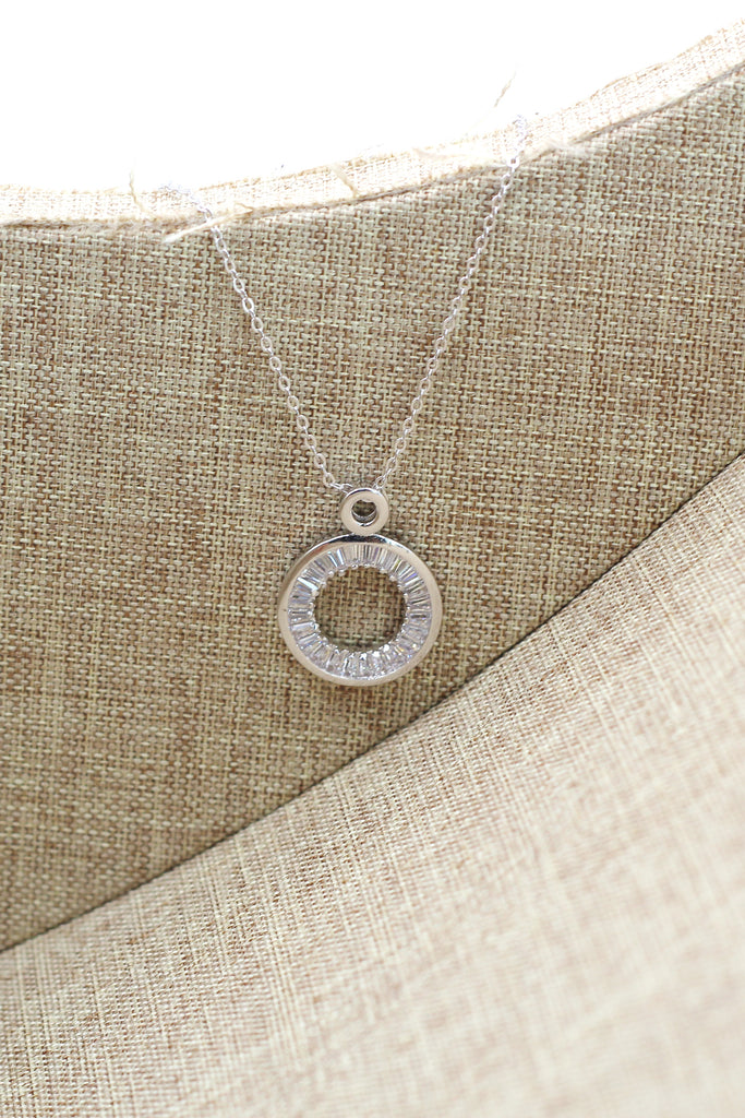 fashion crystal circle necklace