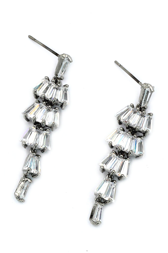 long section with zircon earrings