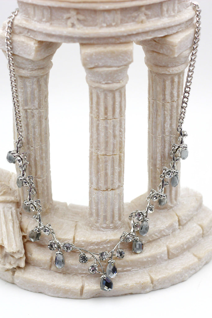 Elegant crystal necklace