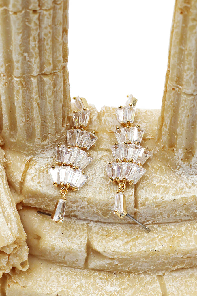 long section with zircon earrings
