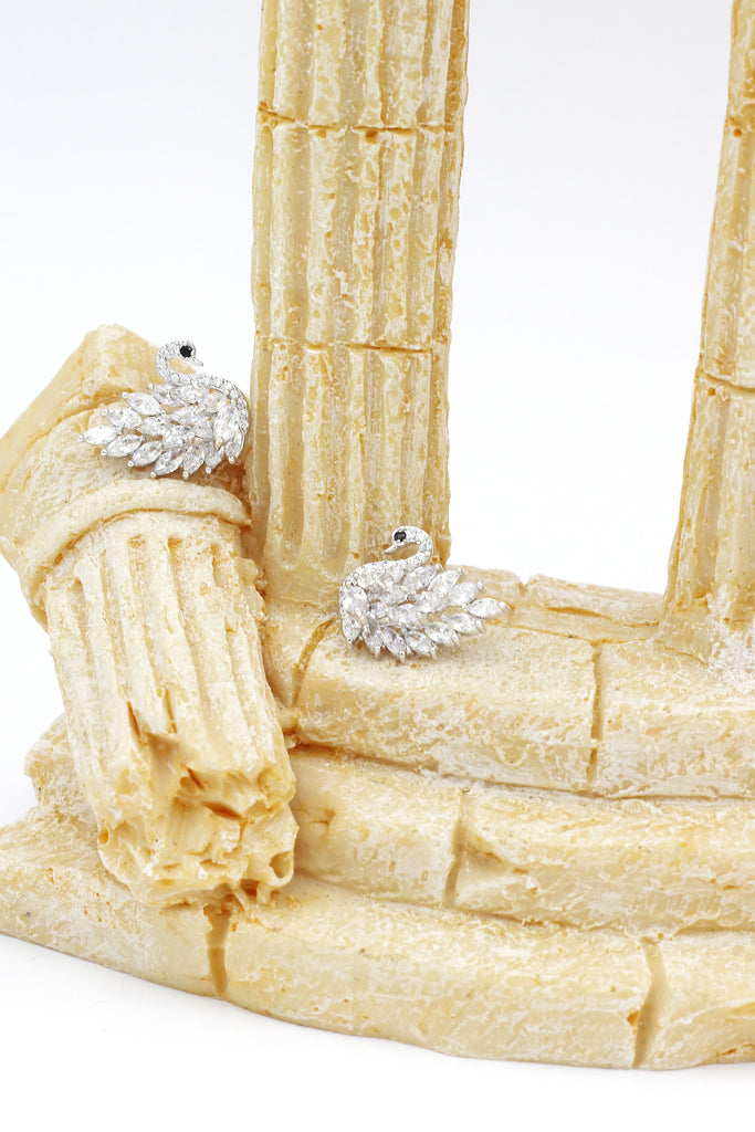 temperament crystal swan earrings