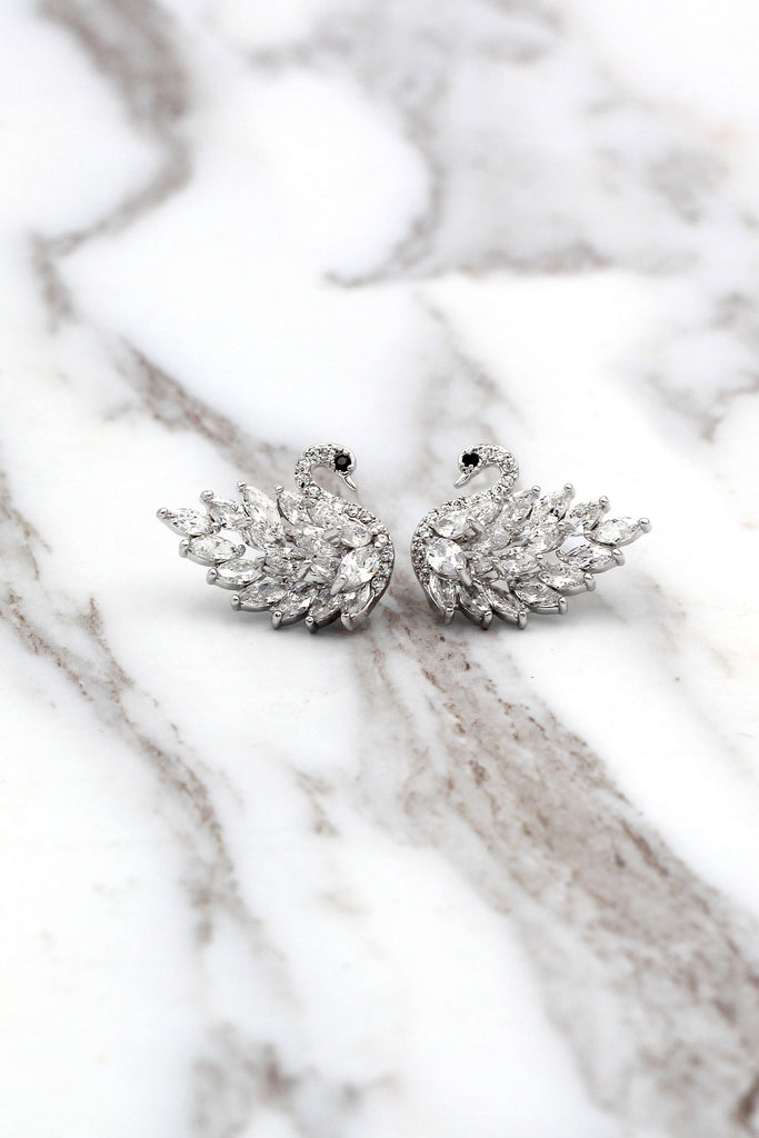 temperament crystal swan earrings