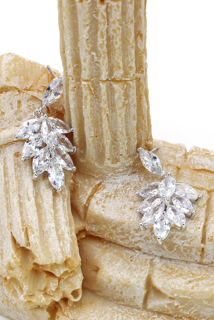 elegant temperament crystal earrings