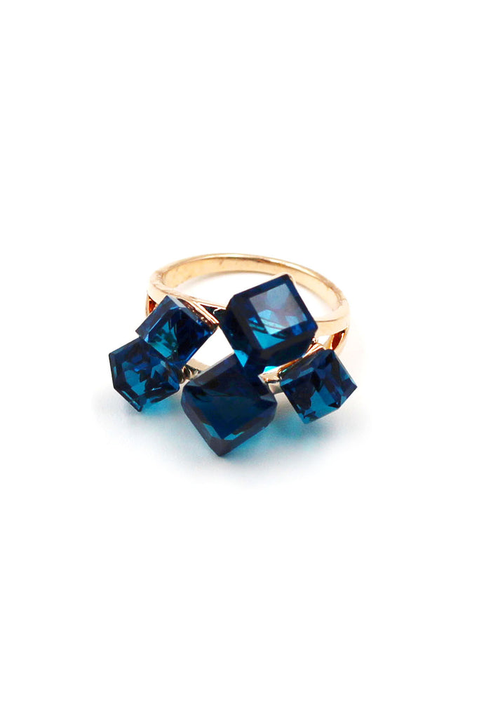 Noble Square Crystal Gold Ring
