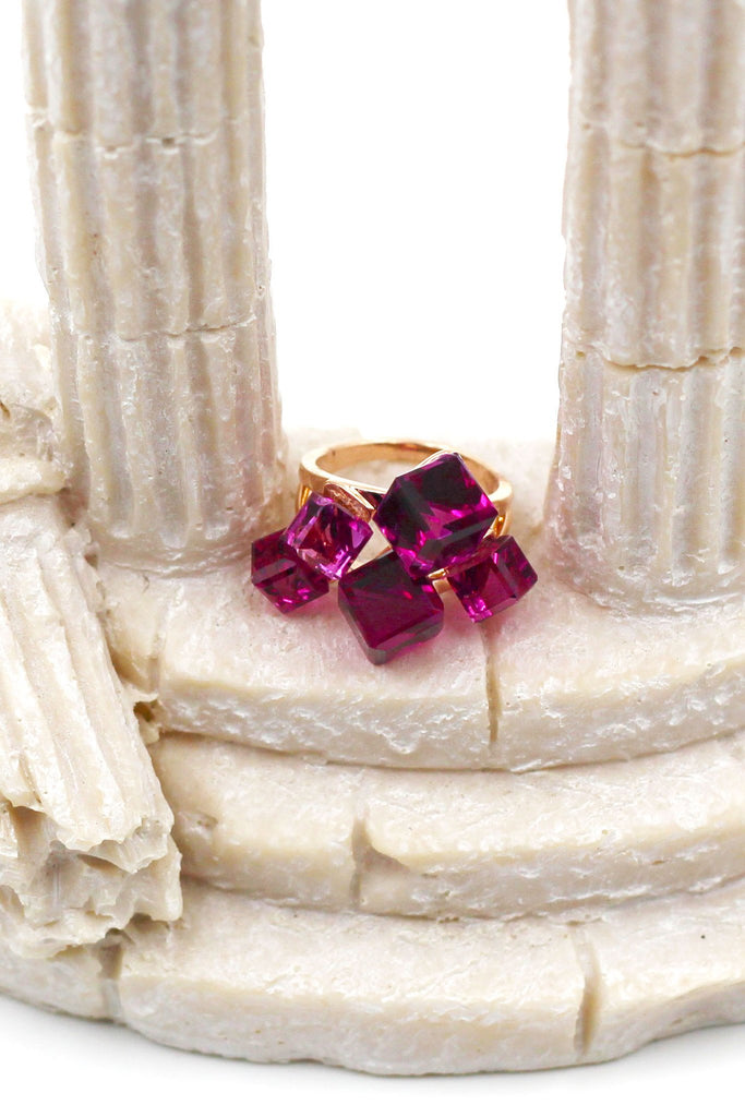 Noble square crystal gold ring set