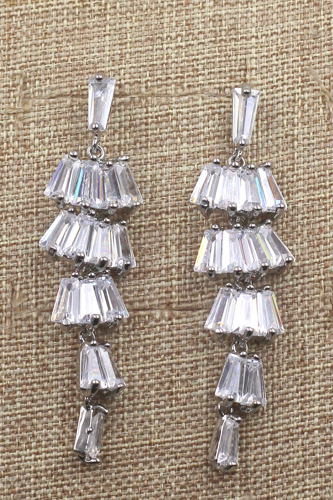 long section with zircon earrings