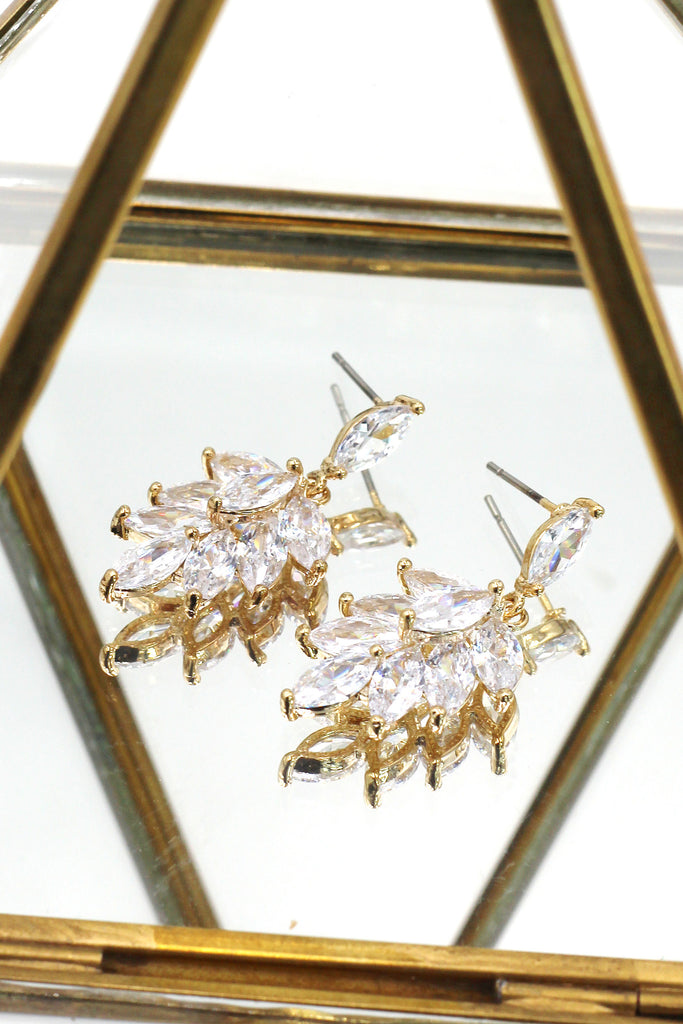 elegant temperament crystal earrings