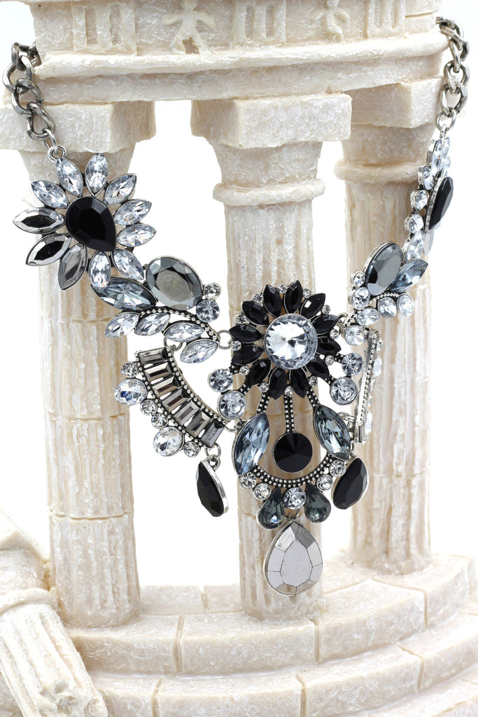 Elegant crystal black flower silver necklace