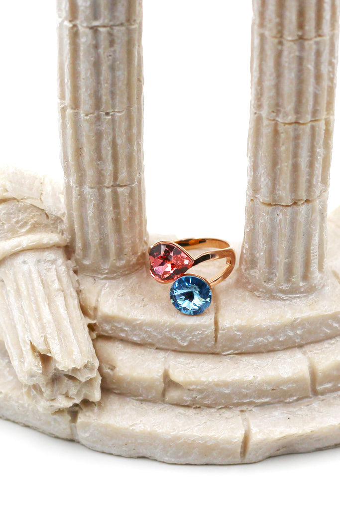 noble love shape crystal gold ring