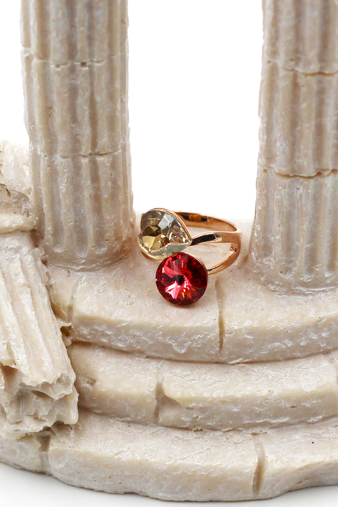 noble love shape crystal gold ring