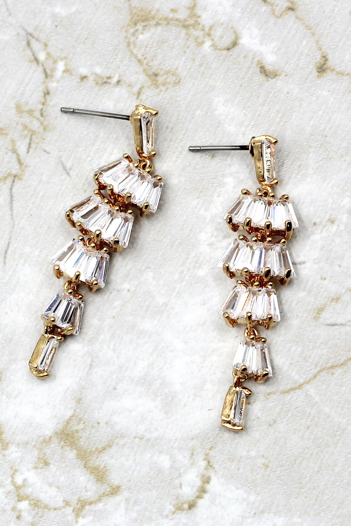 long section with zircon earrings