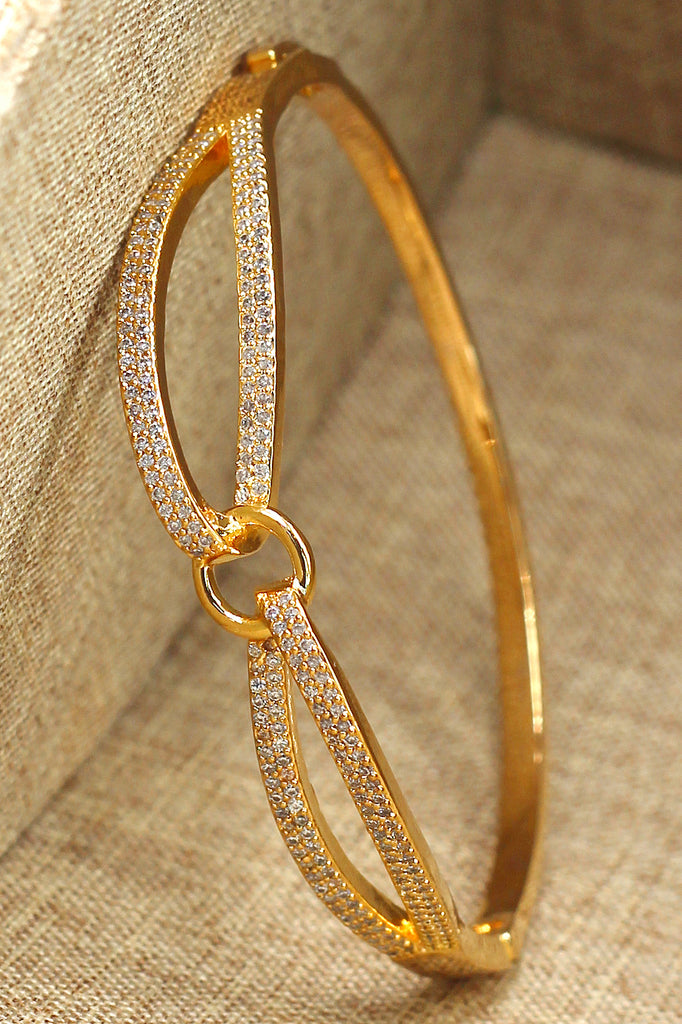 fashion down eight inlaid crystal bracelet