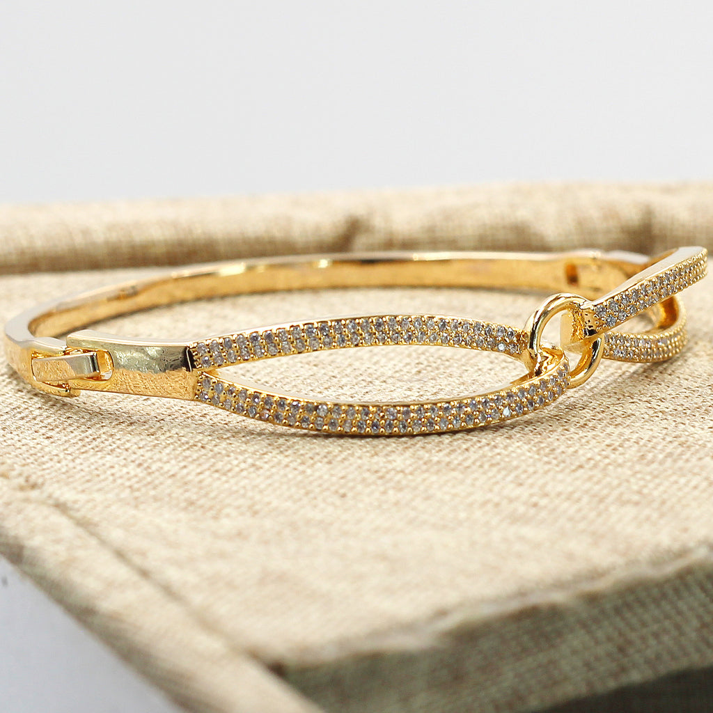 fashion down eight inlaid crystal bracelet