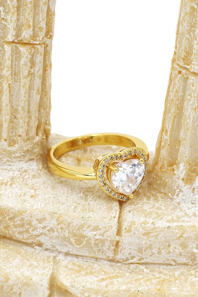 golden shiny crystal heart ring