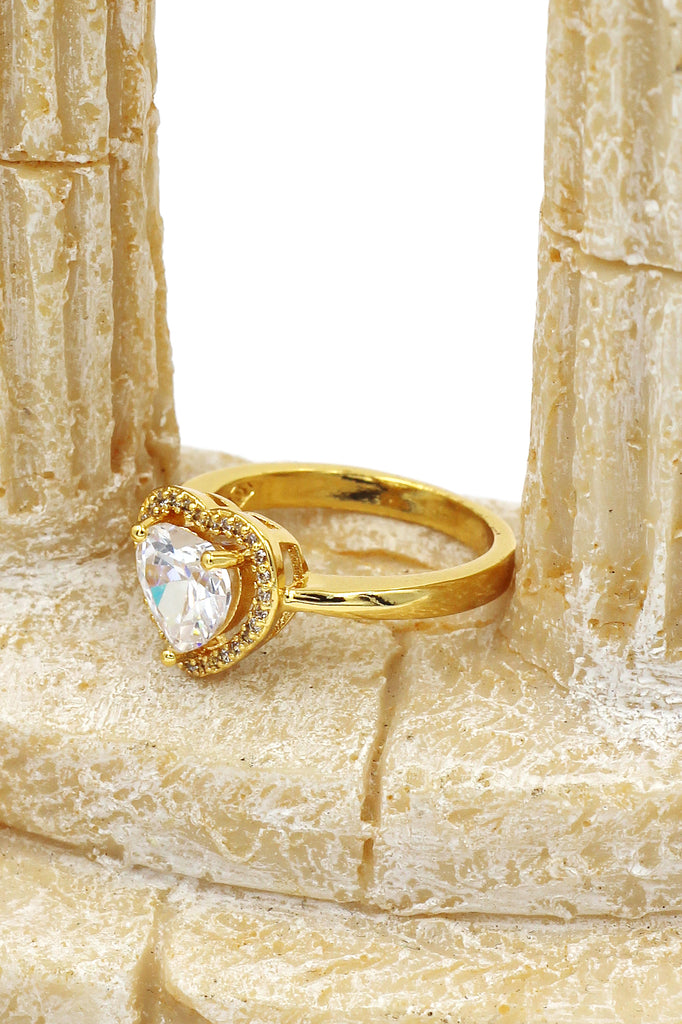 golden shiny crystal heart ring