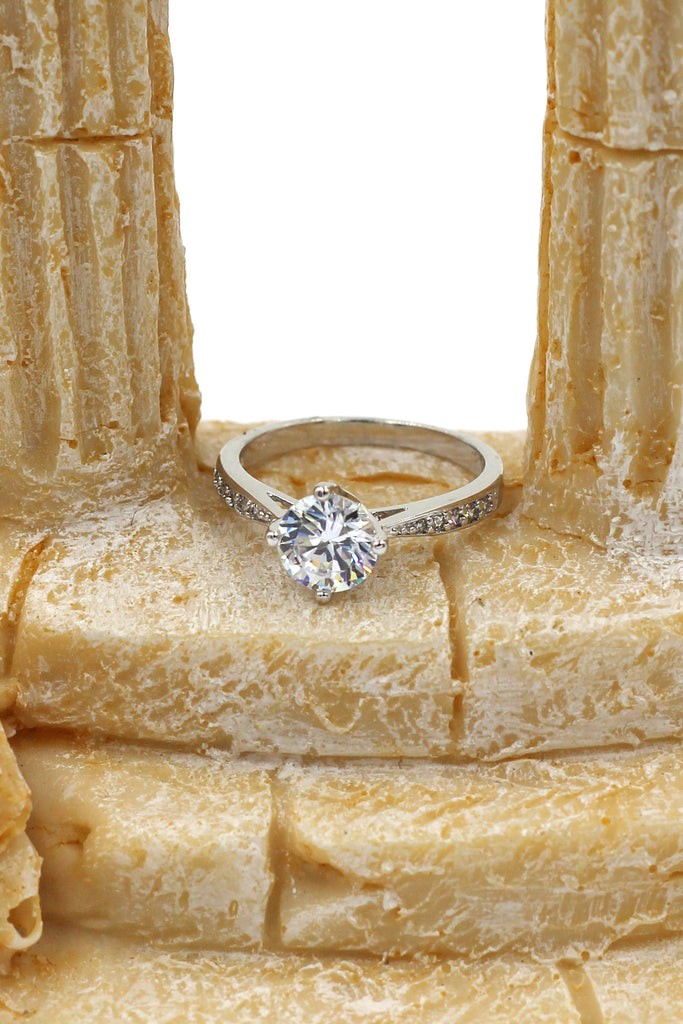 mosaic four-claw crystal ring