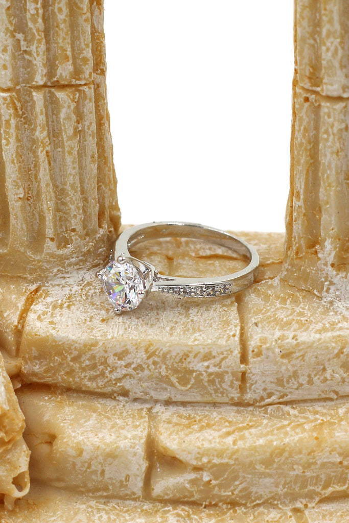 mosaic four-claw crystal ring