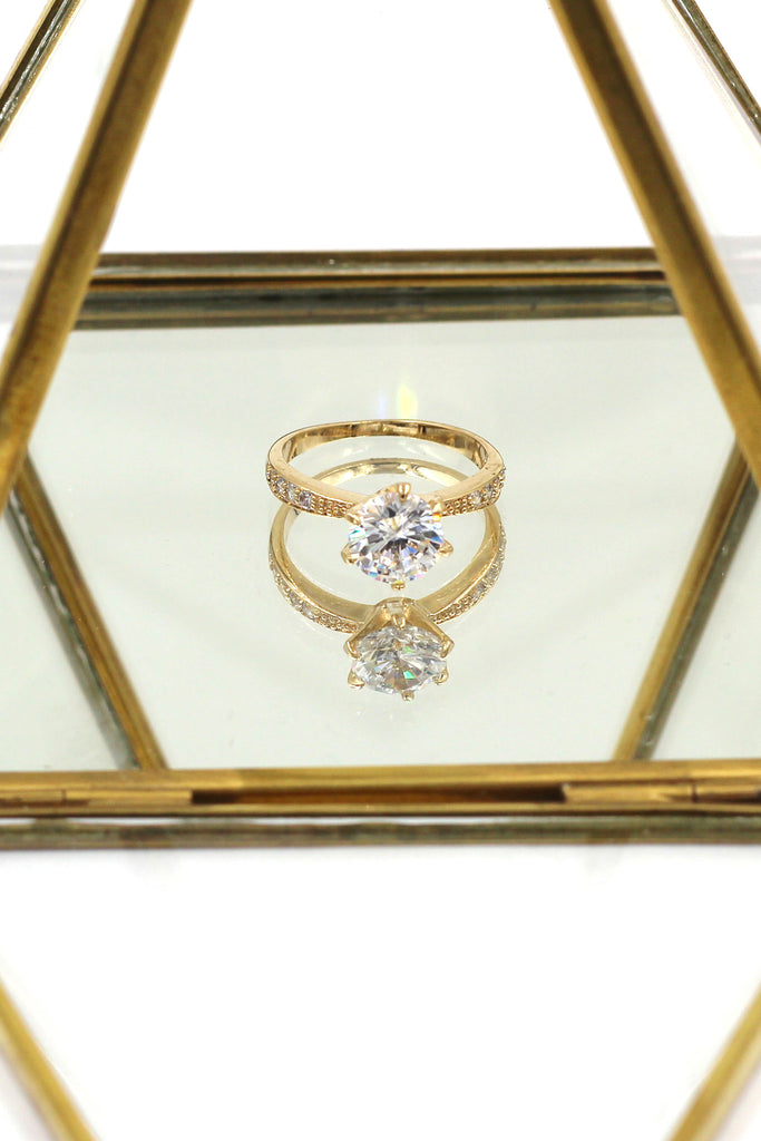 classic six-claw crystal ring