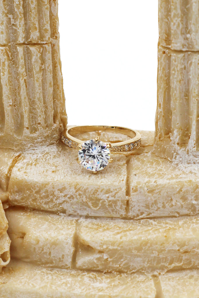 classic six-claw crystal ring