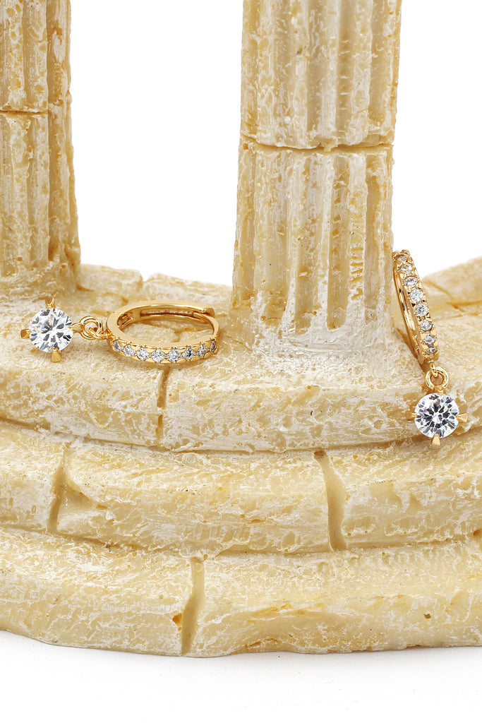 simple flashing fine diamond earrings