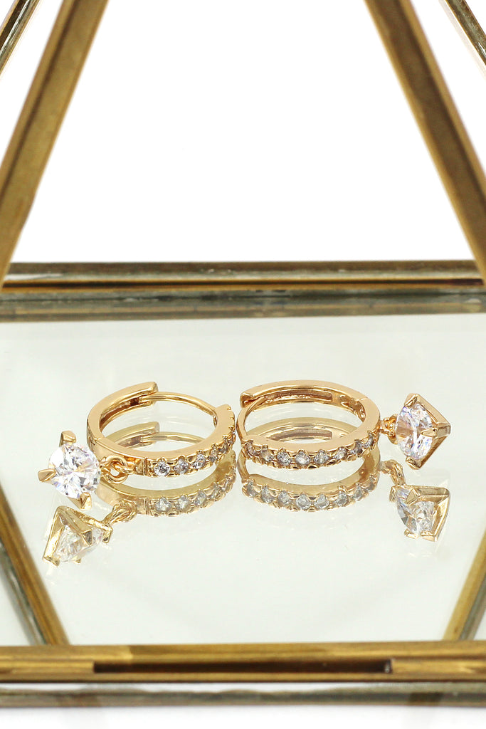 simple flashing fine diamond earrings