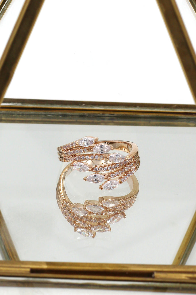 elegant crystal shining ring