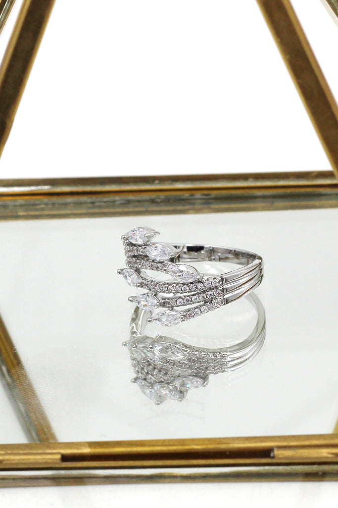 elegant crystal shining ring