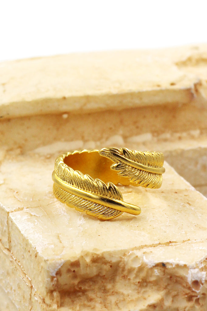 Fashion feather gold ring