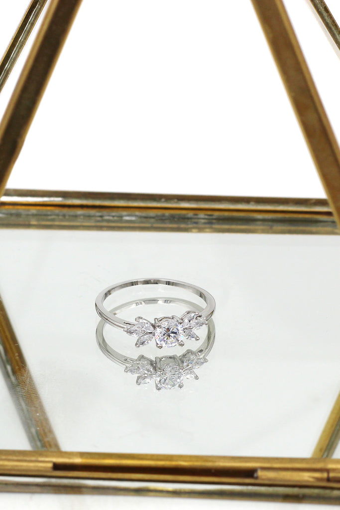 fashion flower small crystal ring