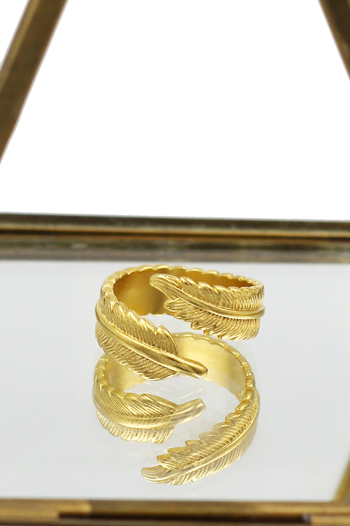 Fashion feather gold ring
