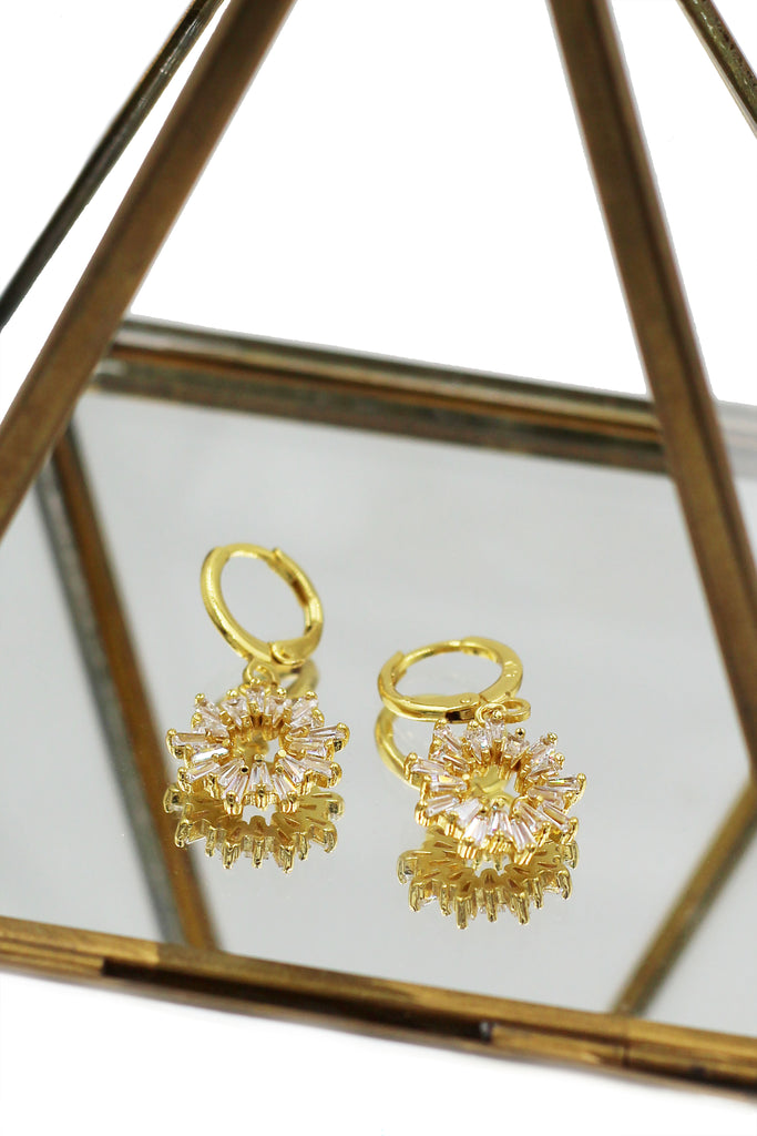 fashion aperture crystal necklace earrings set