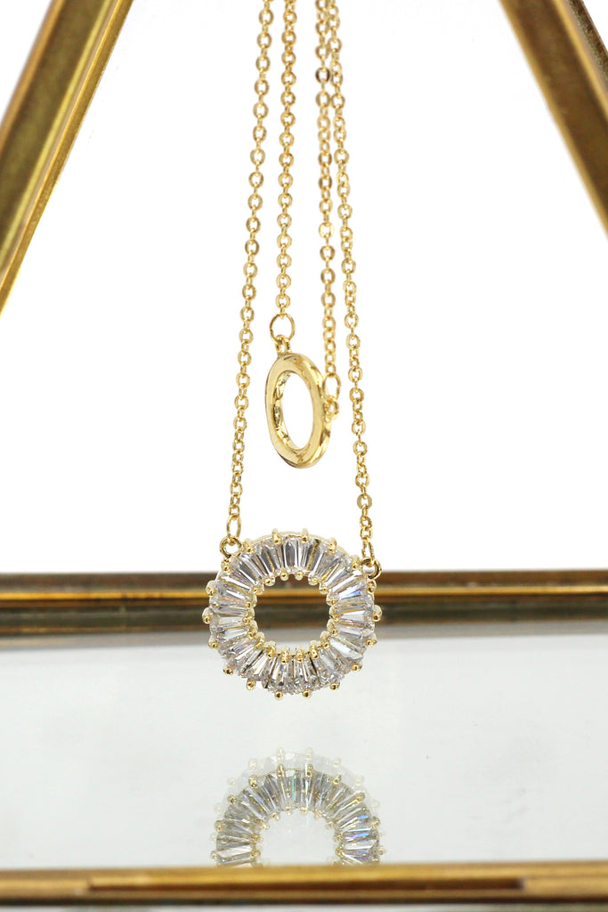 duplexes crystal circle necklace