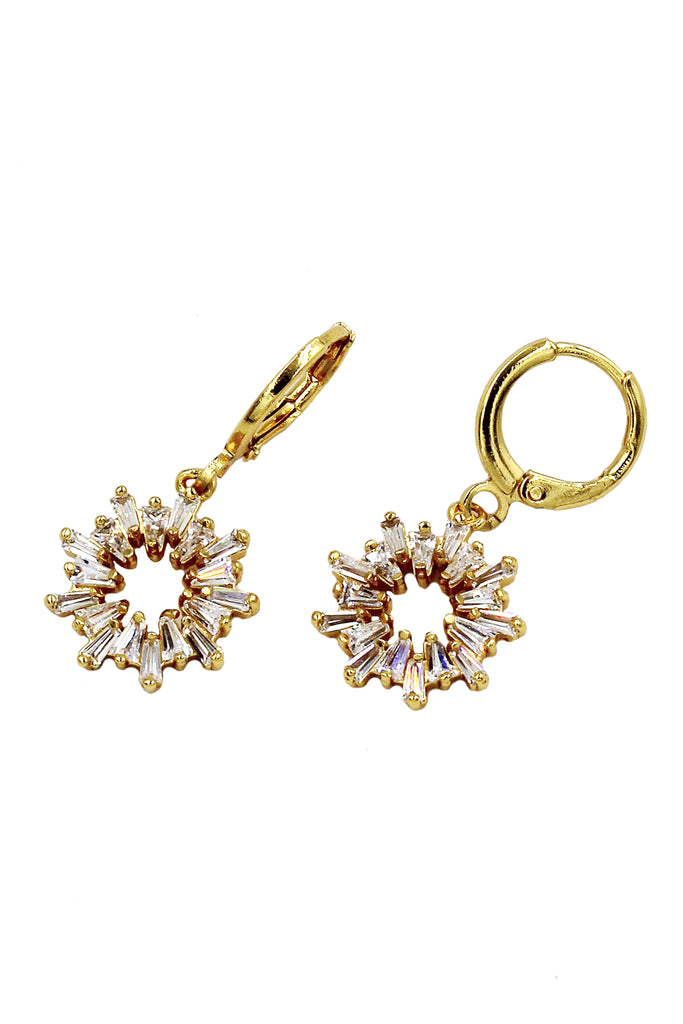 fashion aperture crystal earrings