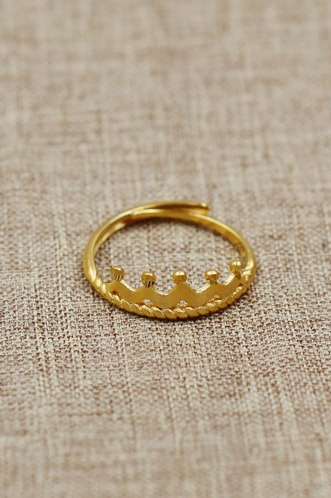 Simple crown gold ring