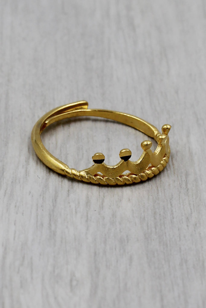 Simple crown gold ring