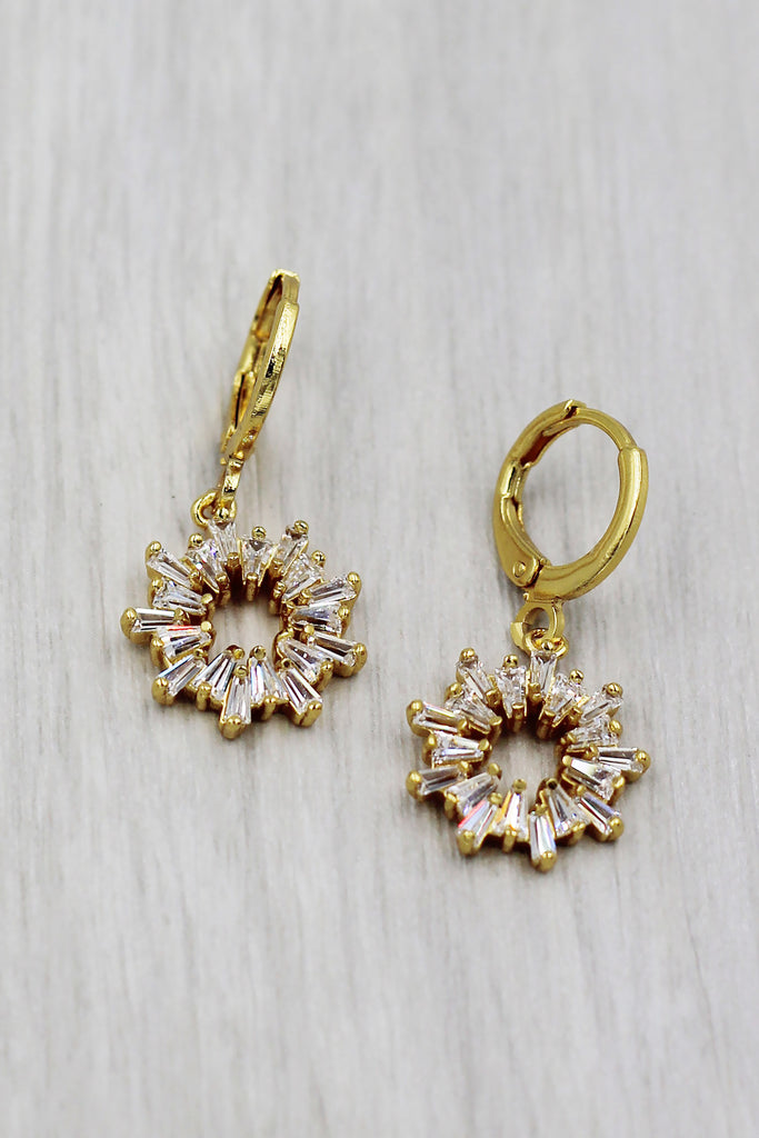 fashion aperture crystal earrings