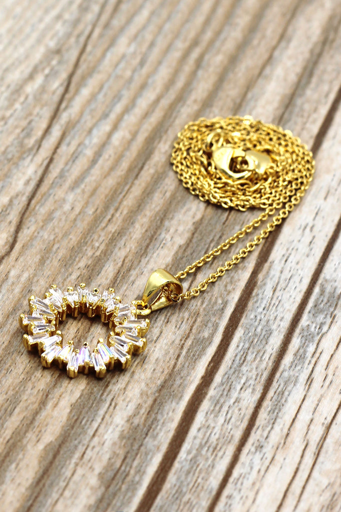 fashion aperture crystal necklace