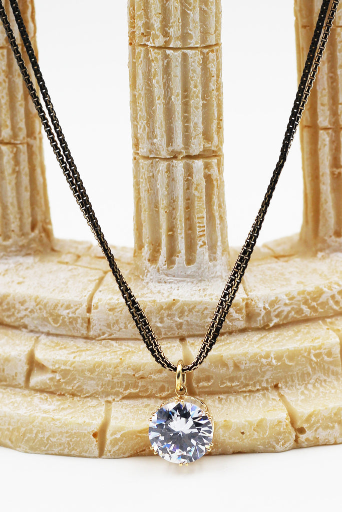 Simple large crystal black necklace