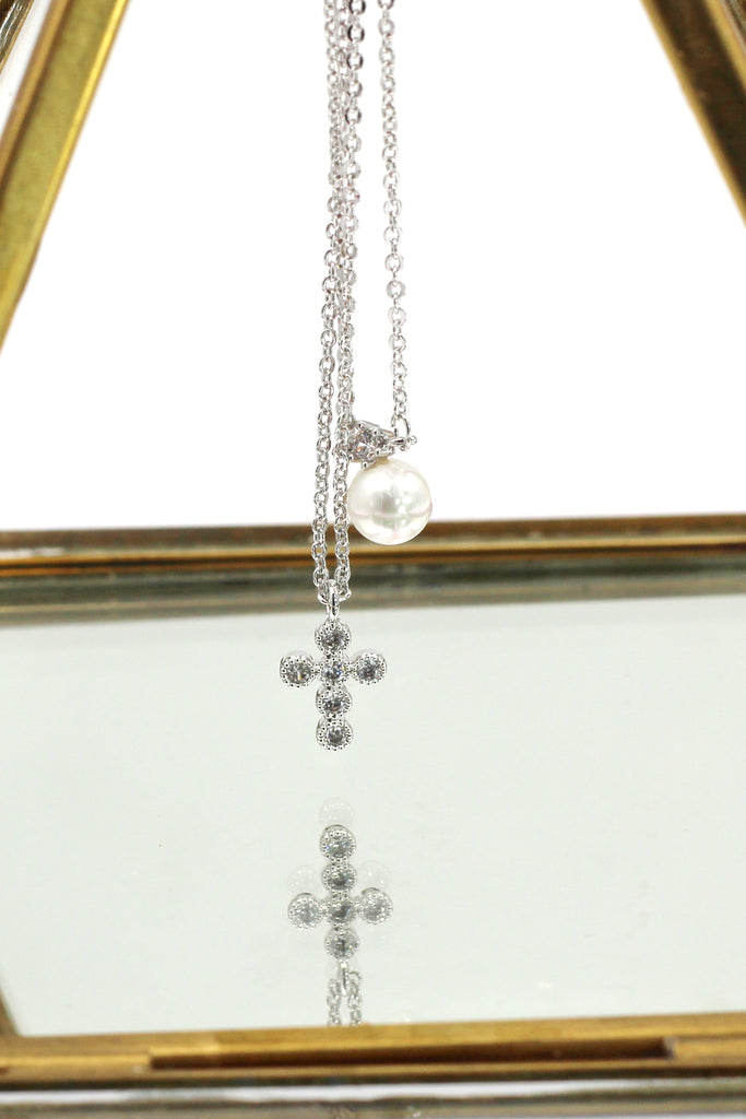 duplexes mini crystal cross pearl necklace