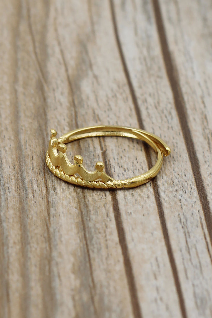 Simple crown gold ring