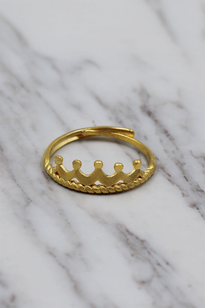 Simple crown gold ring