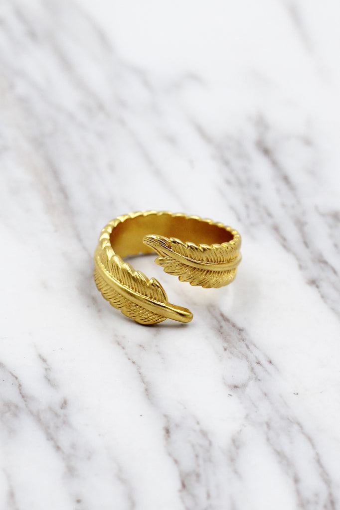 Fashion feather gold ring