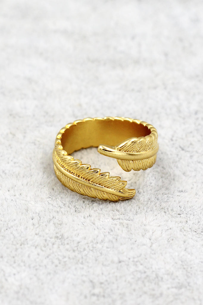 Fashion feather gold ring