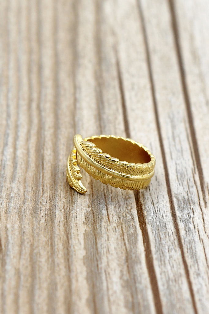 Fashion feather gold ring