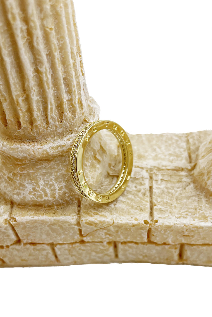 simple noble crystal ring