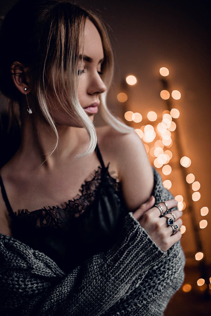 simple small crown silver black ring
