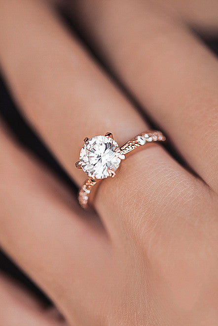 classic six-claw crystal ring